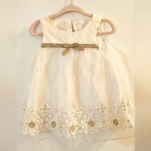 Camilla baby girl white dress 6 to 9 Months